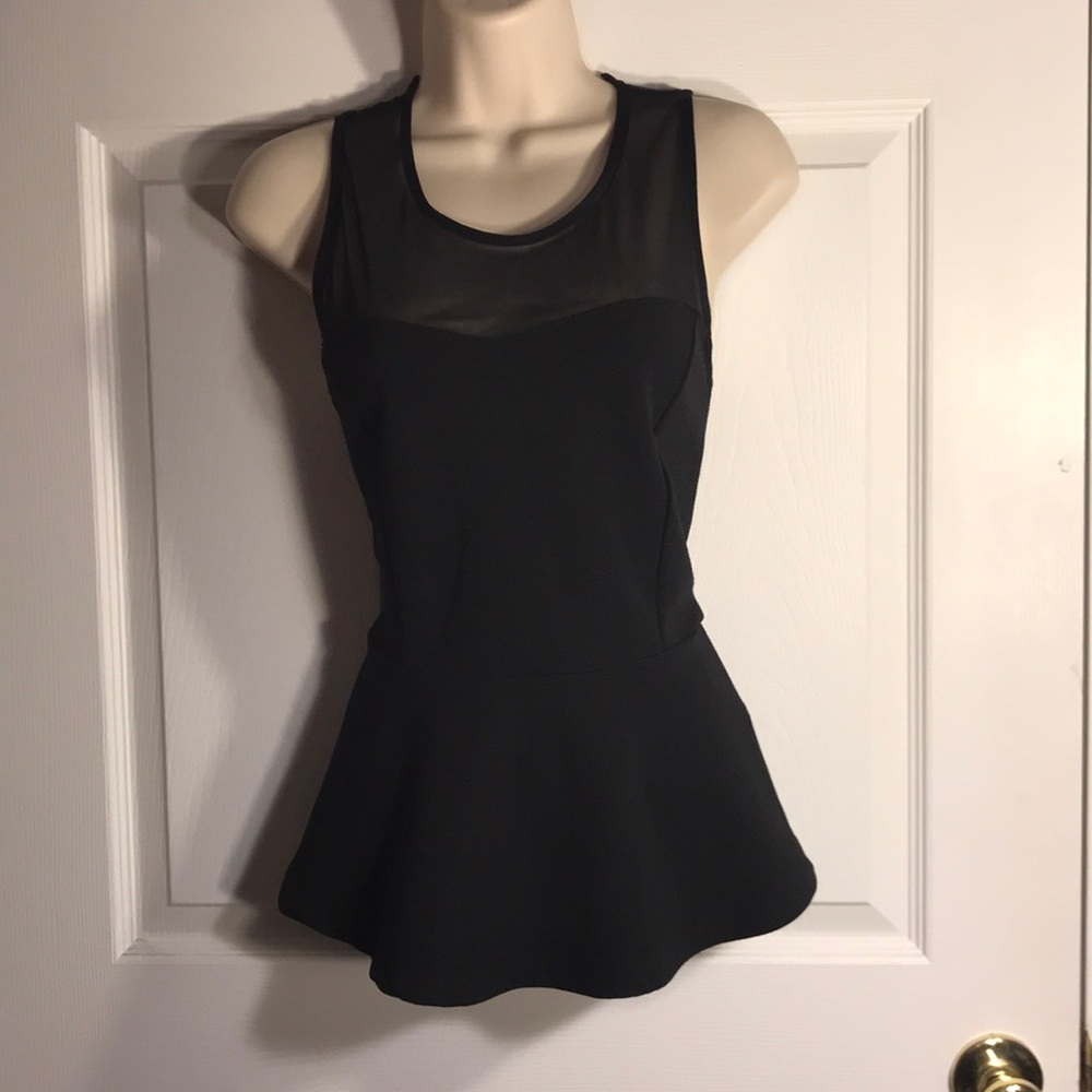 MEDIUM PEPLUM TOP
